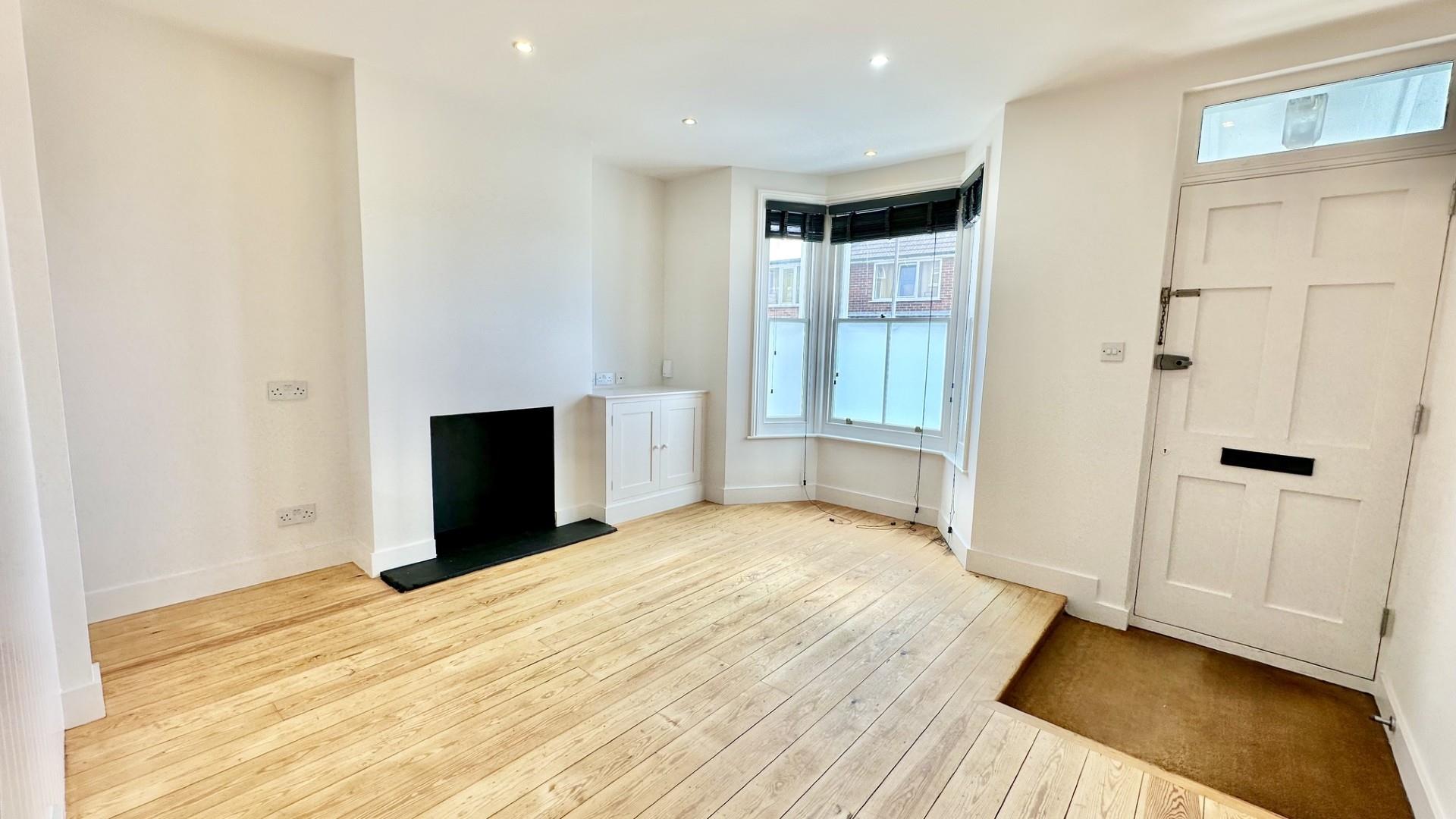 2 bed property in Grove Road, Hastings